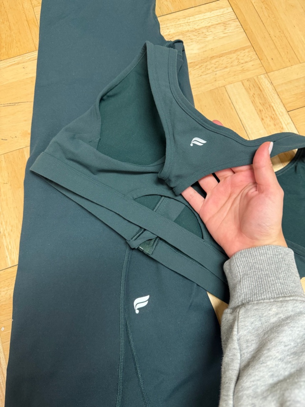 Fabletics workout set - Picture 3 of 3